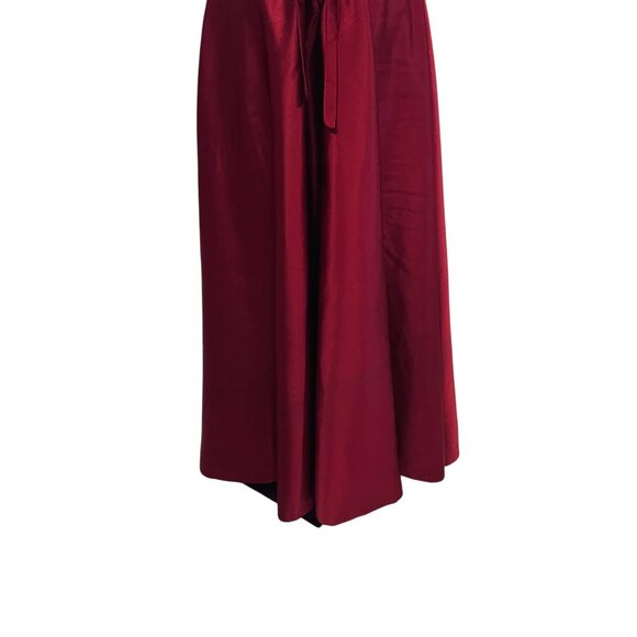 Elegant Burgundy Lace Appliqué Evening Dress Deep V-Neck Corset Back Formal Gown - Picture 9 of 9